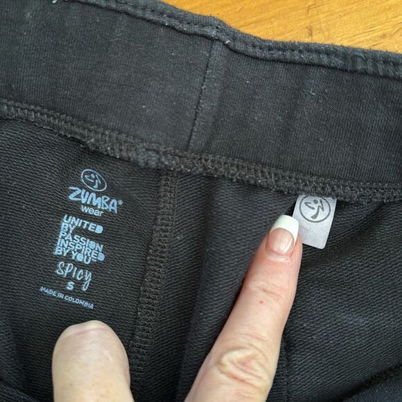 Zumba 2 Piece Set GALACTIC GOLD Comfy Capris Sweat Pants + Top - Picture 12 of 17